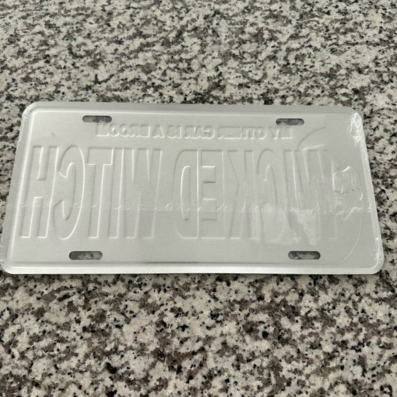 WICKED WITCH Embossed Metal License Plate Car Auto Tag Sign 2010 Made In USA - Picture 5 of 5